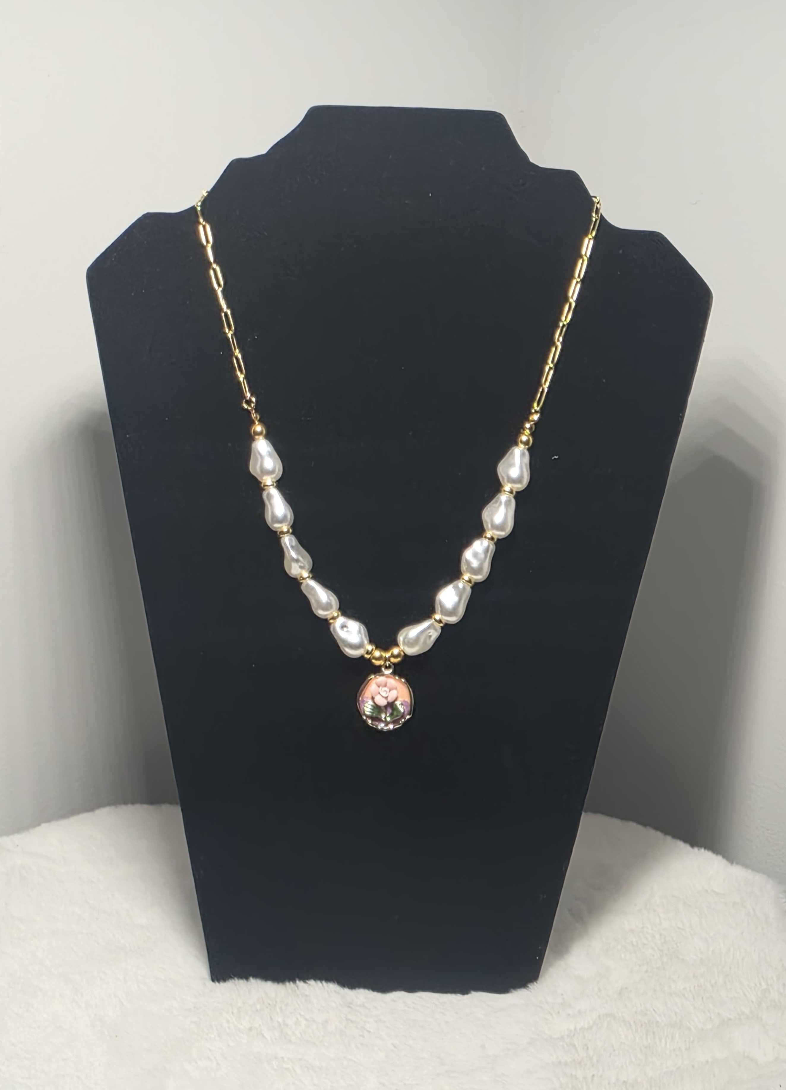 Elegant Collection - Flower Pearl Combine Necklace