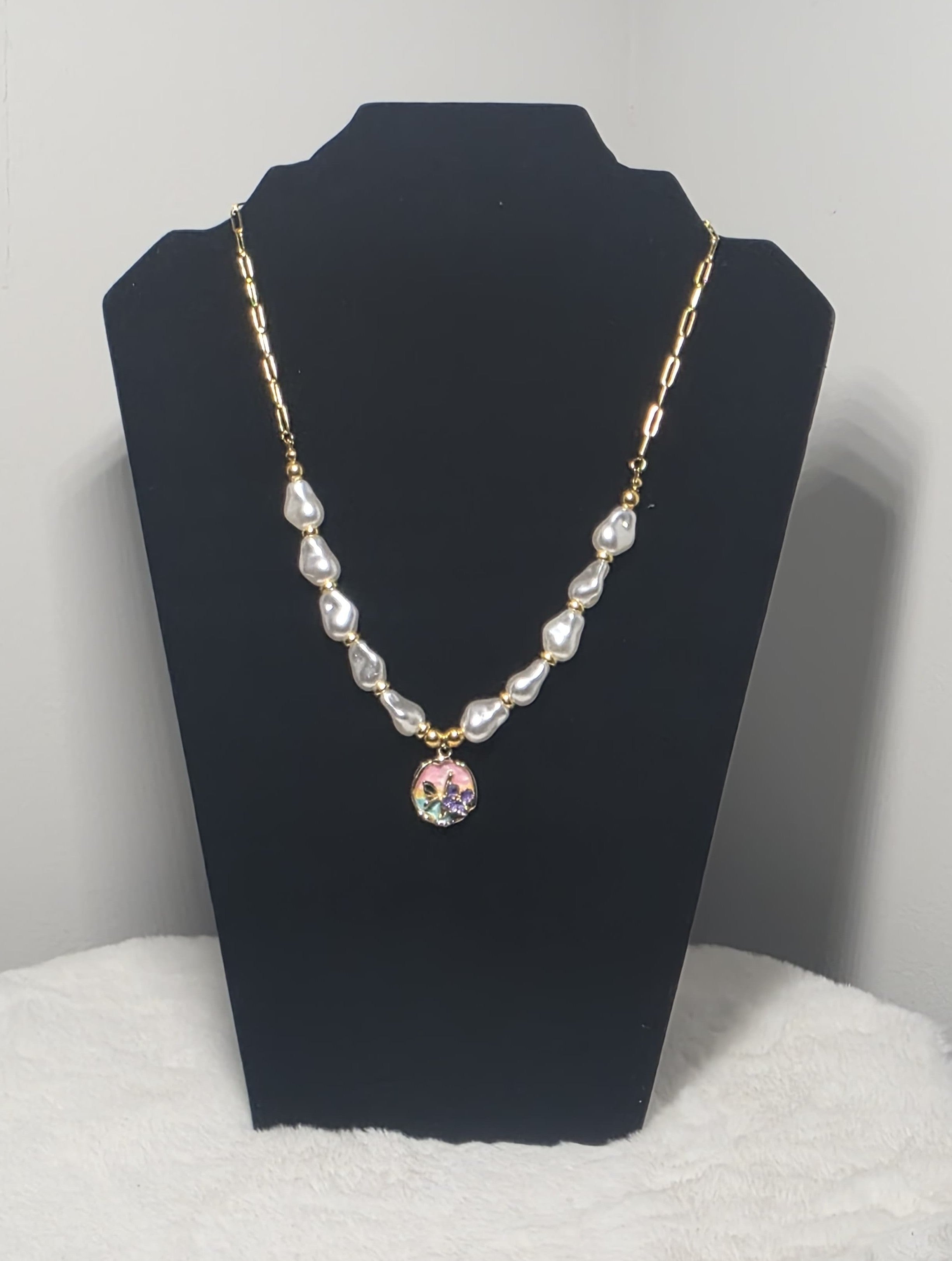 Elegant Collection - Flower Pearl Combine Necklace