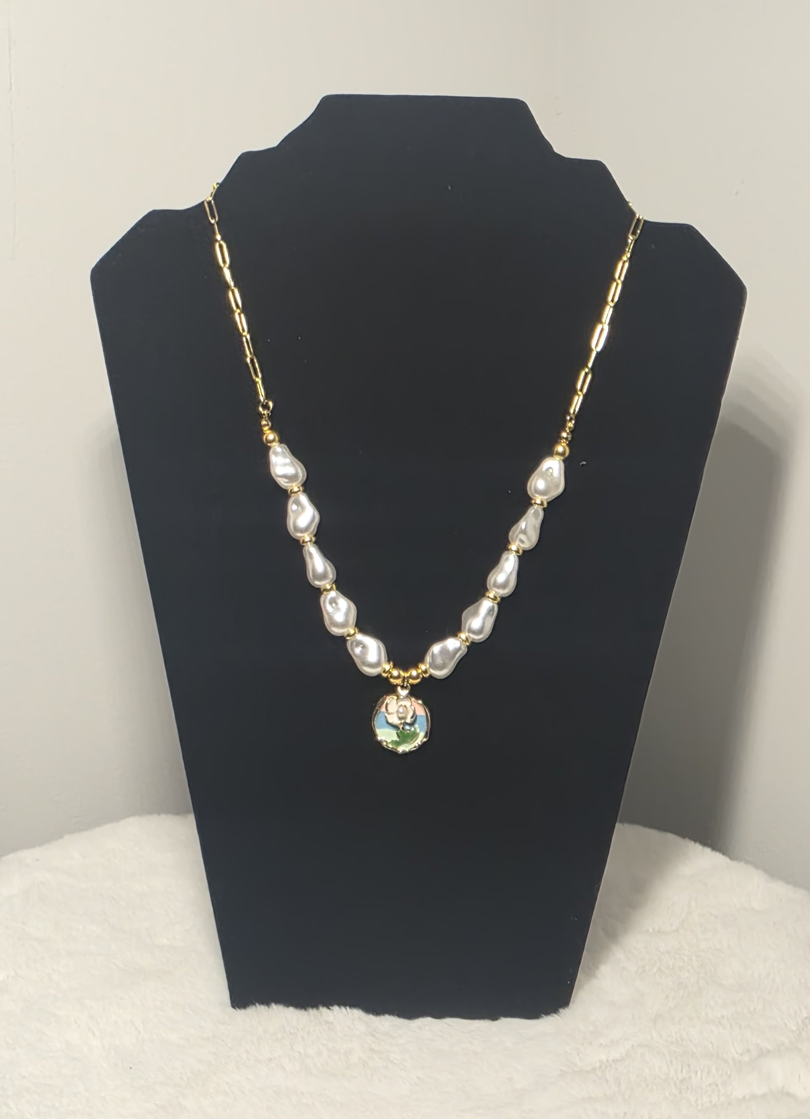 Elegant Collection - Flower Pearl Combine Necklace
